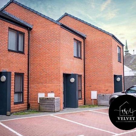 1 Bed House At Velvet Serviced Accommodation Swansea With Free Parking & Wifi - Sa1 Extérieur photo