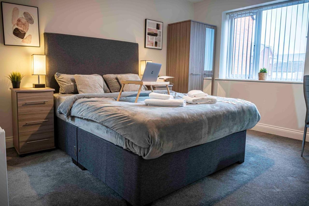 1 Bed House At Velvet Serviced Accommodation Swansea With Free Parking & Wifi - Sa1 Extérieur photo